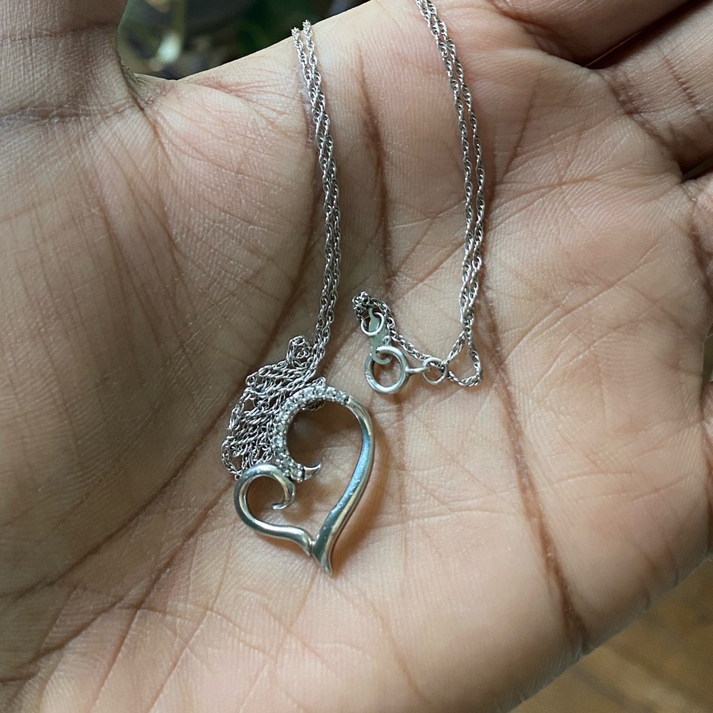 Zale’s Silver Heart Necklace